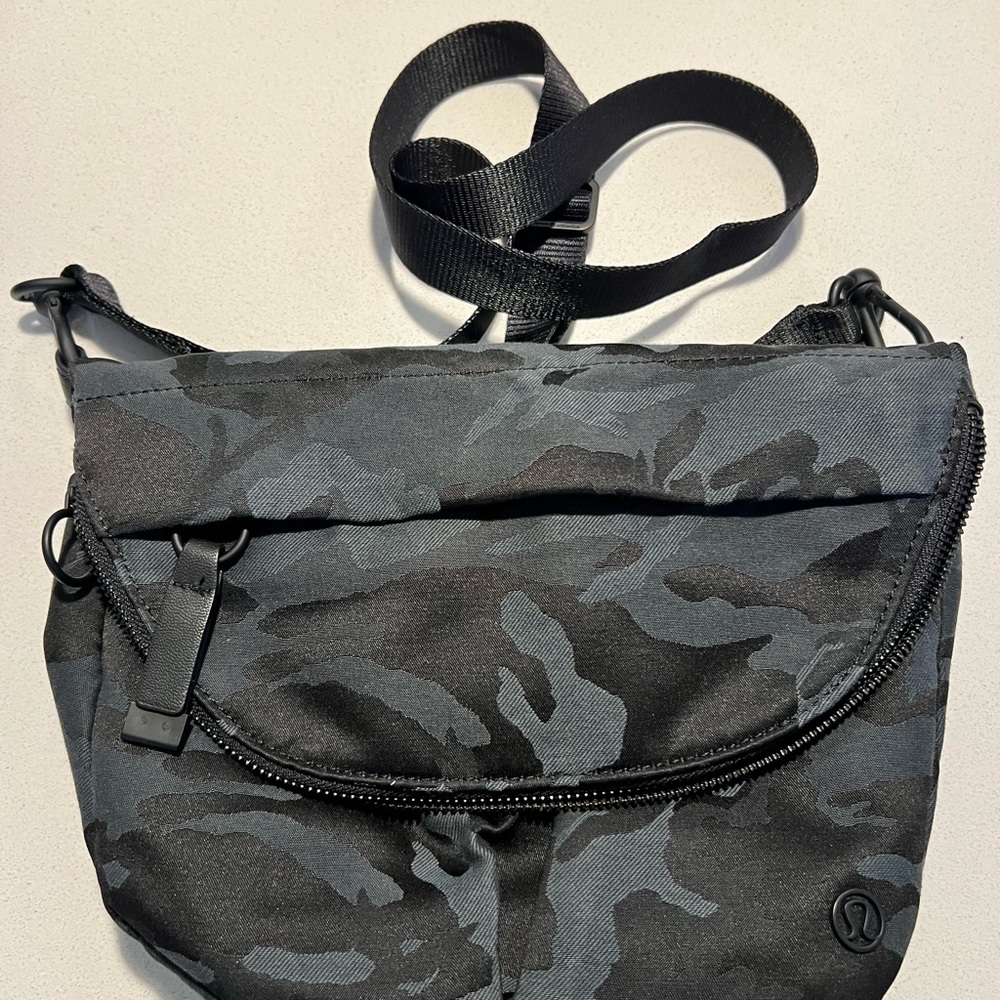 lululemon athletica Black Camouflage Crossbody Bag
